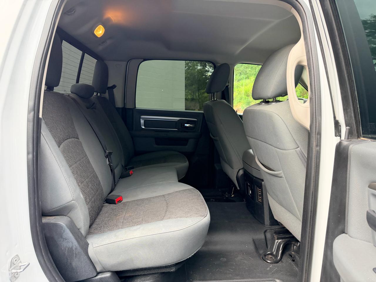 RAM 2500 Big Horn 4x4 Crew Cab 6'4" Box 2017