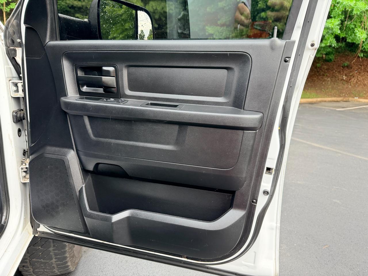 RAM 2500 4WD Crew Cab 149" Tradesman 2016