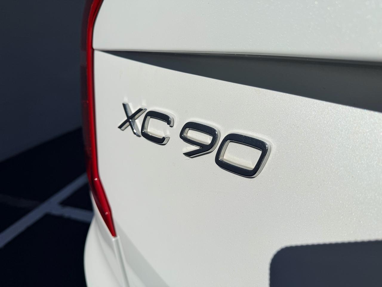 Volvo XC90 T6 AWD Momentum 6 Passenger 2020