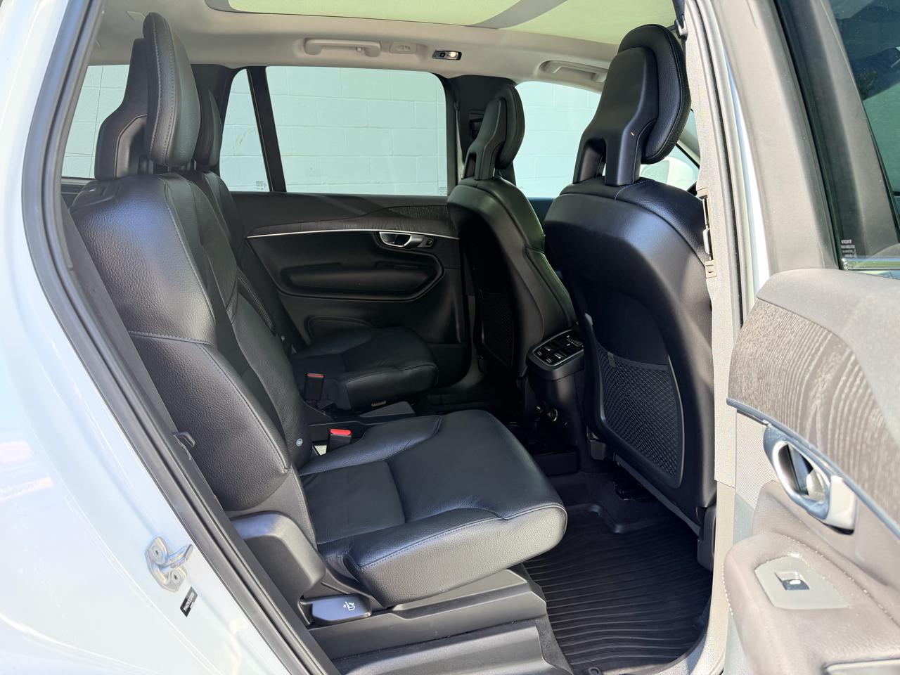 Volvo XC90 T6 AWD Momentum 6 Passenger 2020