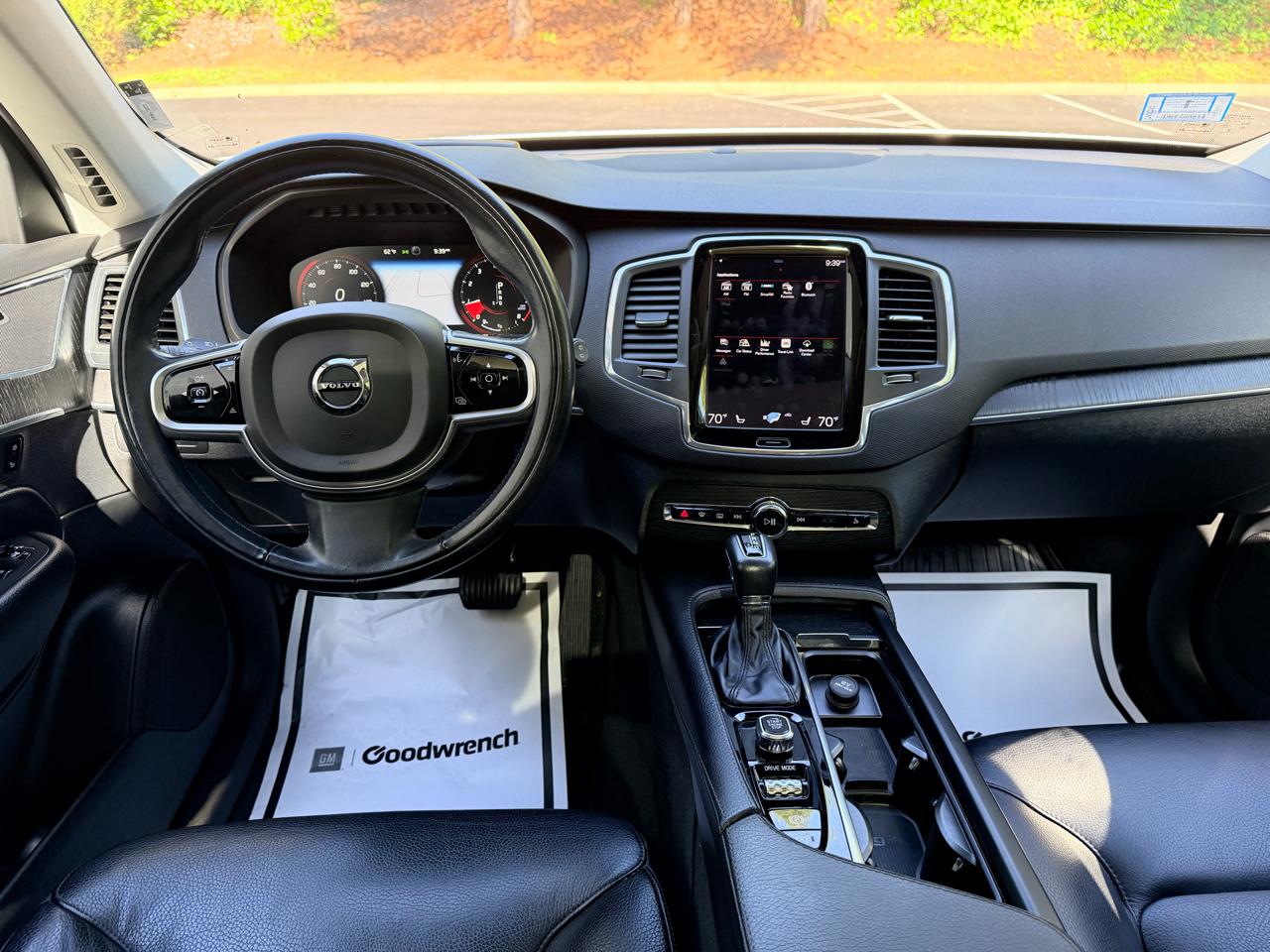Volvo XC90 T6 AWD Momentum 6 Passenger 2020