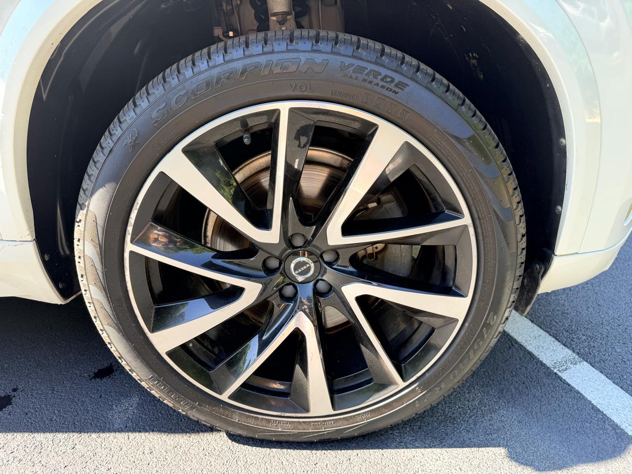 Volvo XC90 T6 AWD Momentum 6 Passenger 2020