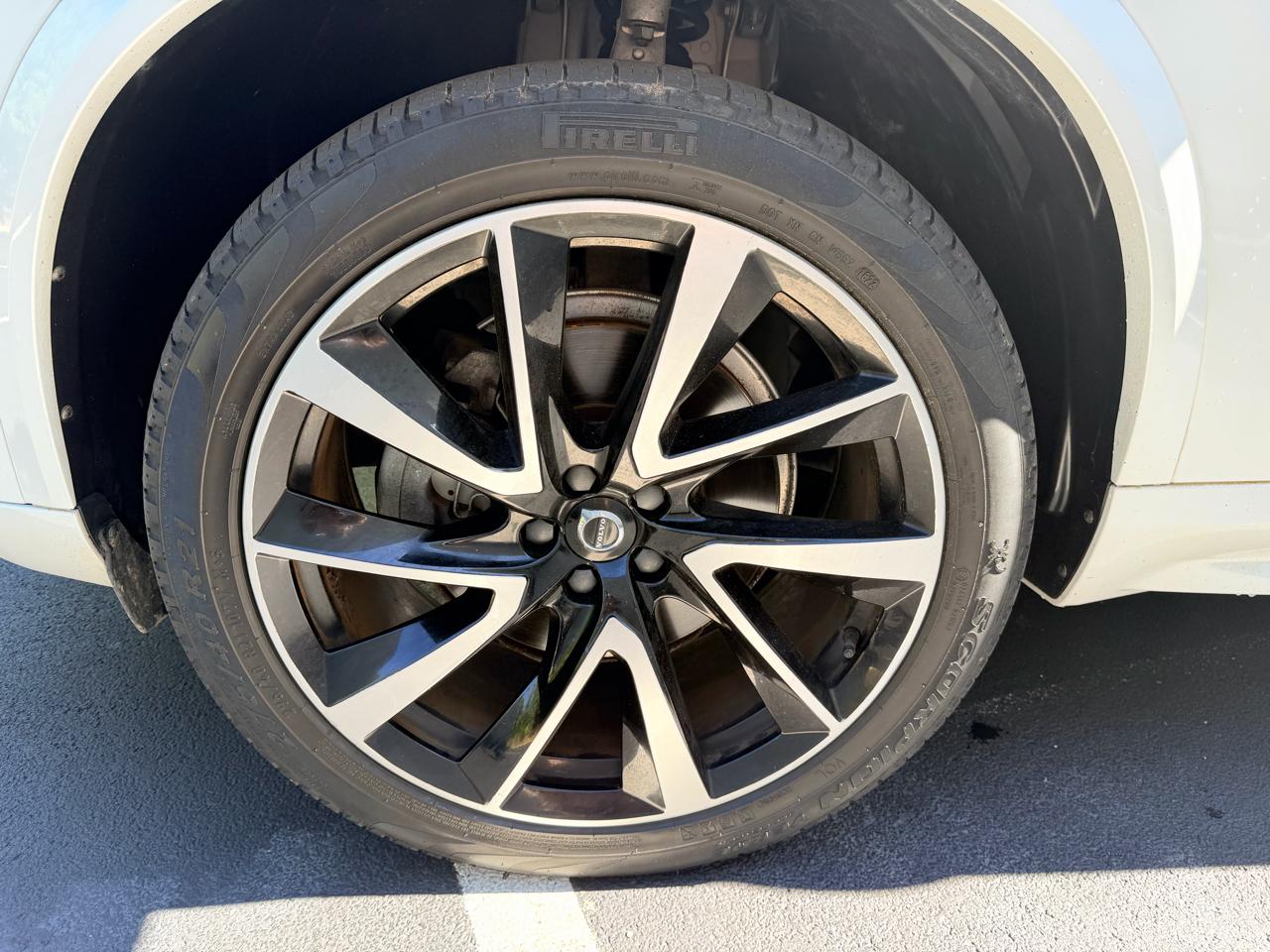Volvo XC90 T6 AWD Momentum 6 Passenger 2020