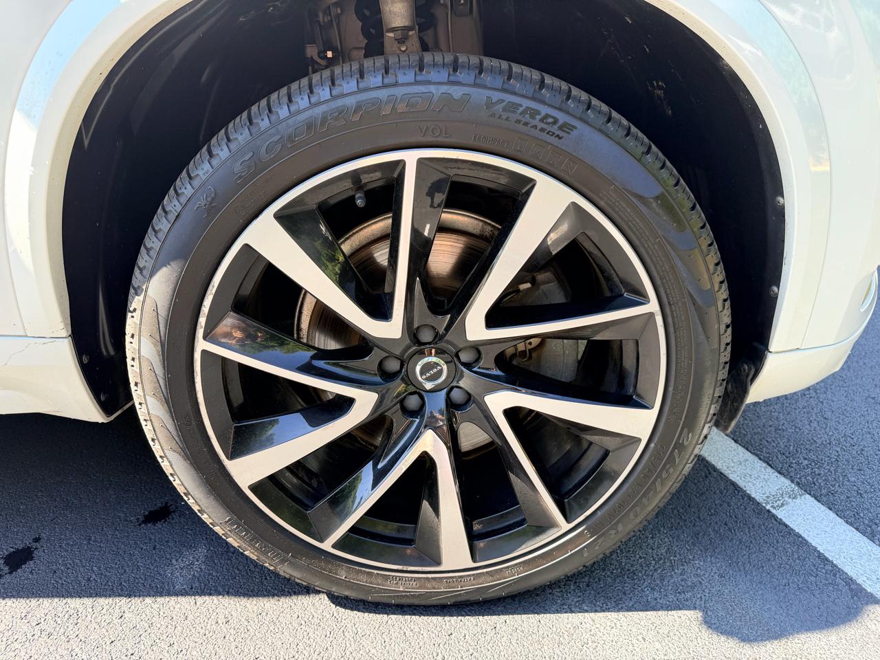 Volvo XC90 T6 AWD Momentum 6 Passenger 2020