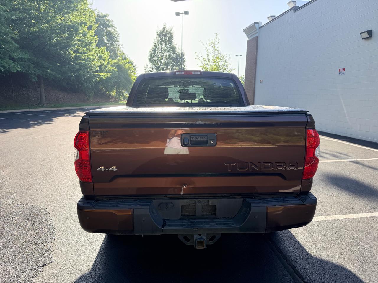 Toyota Tundra 4WD Truck CrewMax 5.7L FFV V8 6-Spd AT Platinum (Natl) 2016