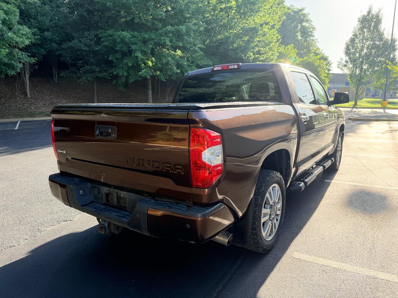 Toyota Tundra 4WD Truck CrewMax 5.7L FFV V8 6-Spd AT Platinum (Natl) 2016