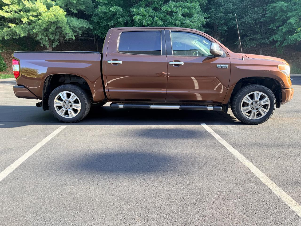 Toyota Tundra 4WD Truck CrewMax 5.7L FFV V8 6-Spd AT Platinum (Natl) 2016
