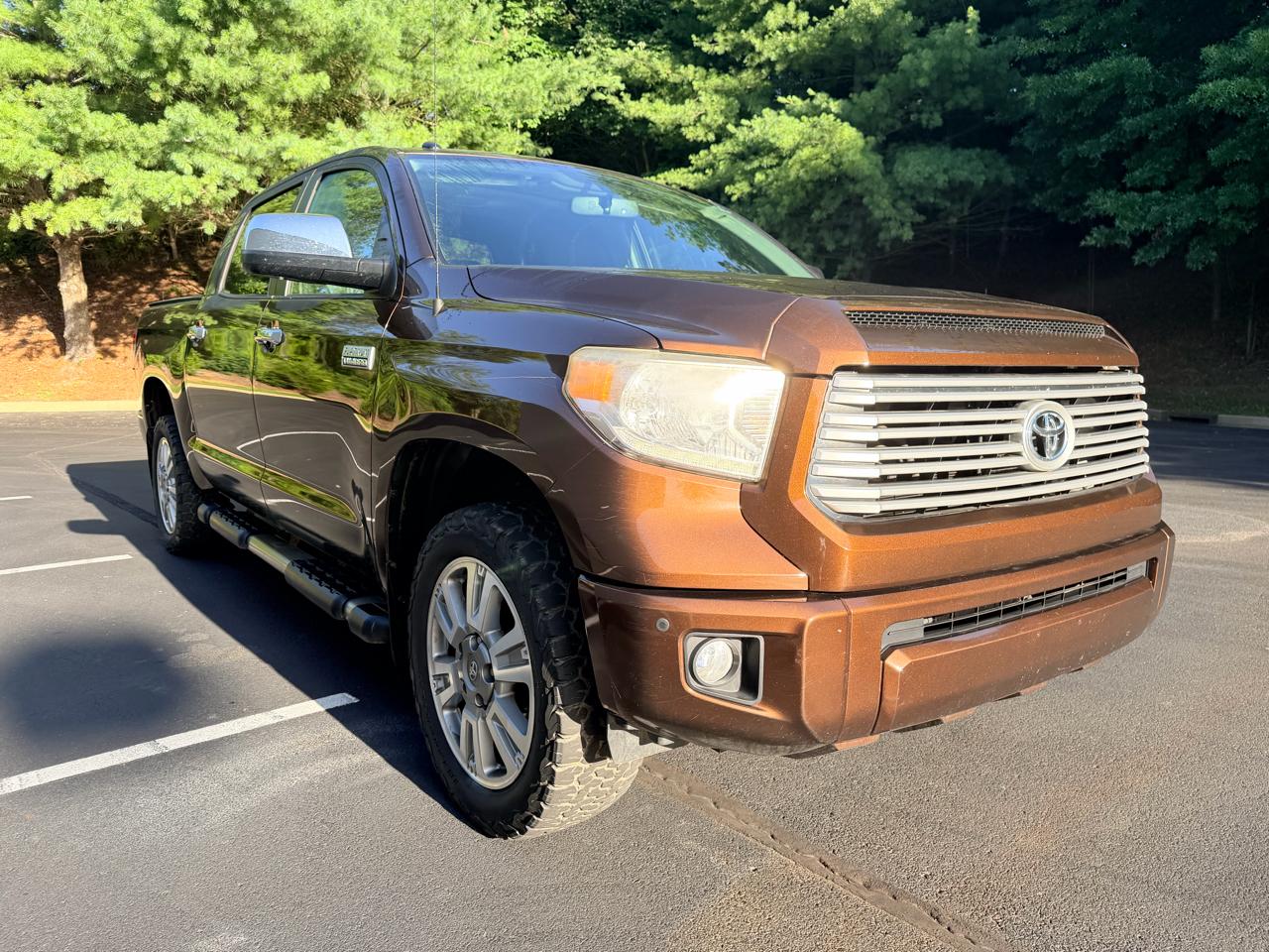 Toyota Tundra 4WD Truck CrewMax 5.7L FFV V8 6-Spd AT Platinum (Natl) 2016
