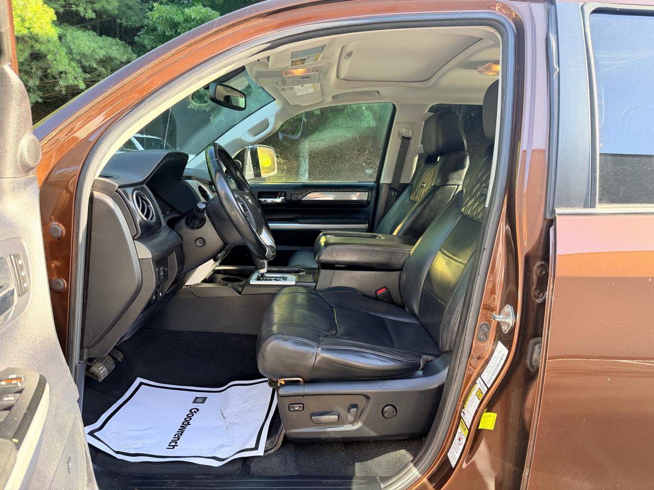 Toyota Tundra 4WD Truck CrewMax 5.7L FFV V8 6-Spd AT Platinum (Natl) 2016