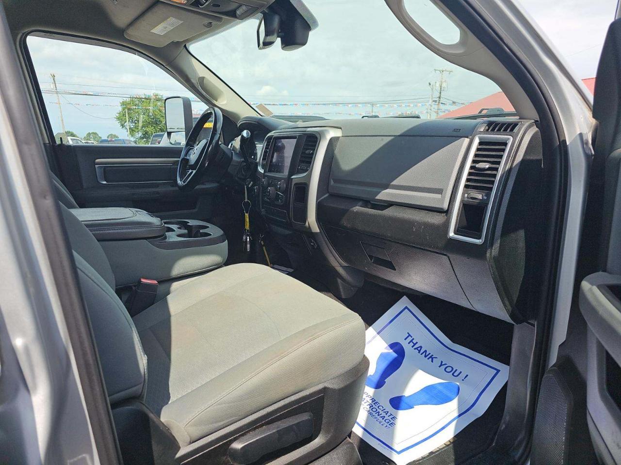 RAM 2500 SLT 4x4 Crew Cab 8' Box 2018
