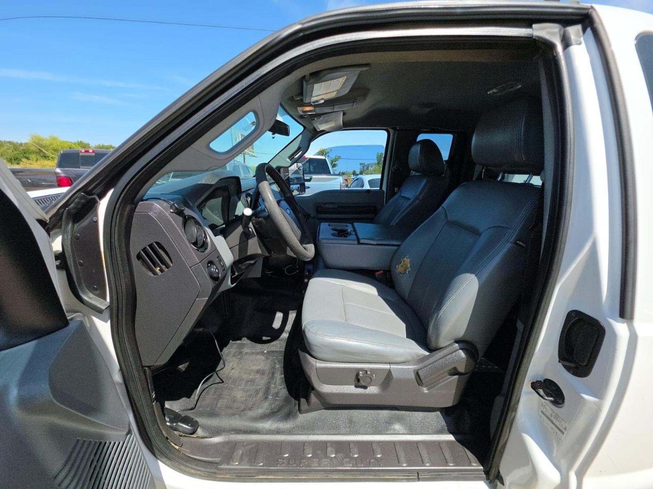 Ford Super Duty F-250 SRW 4WD SuperCab 142" XL 2014
