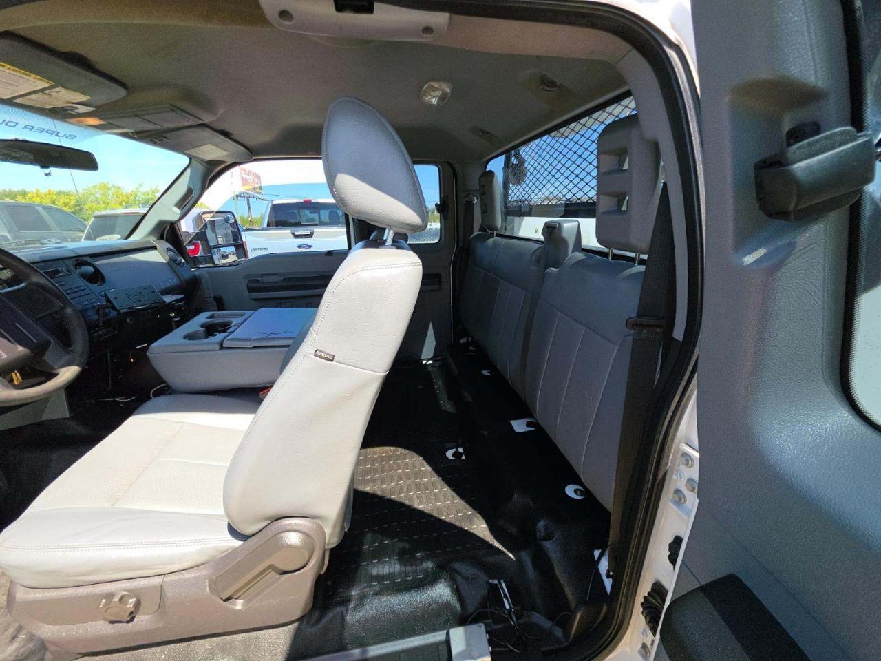 Ford Super Duty F-250 SRW 4WD SuperCab 142" XL 2014