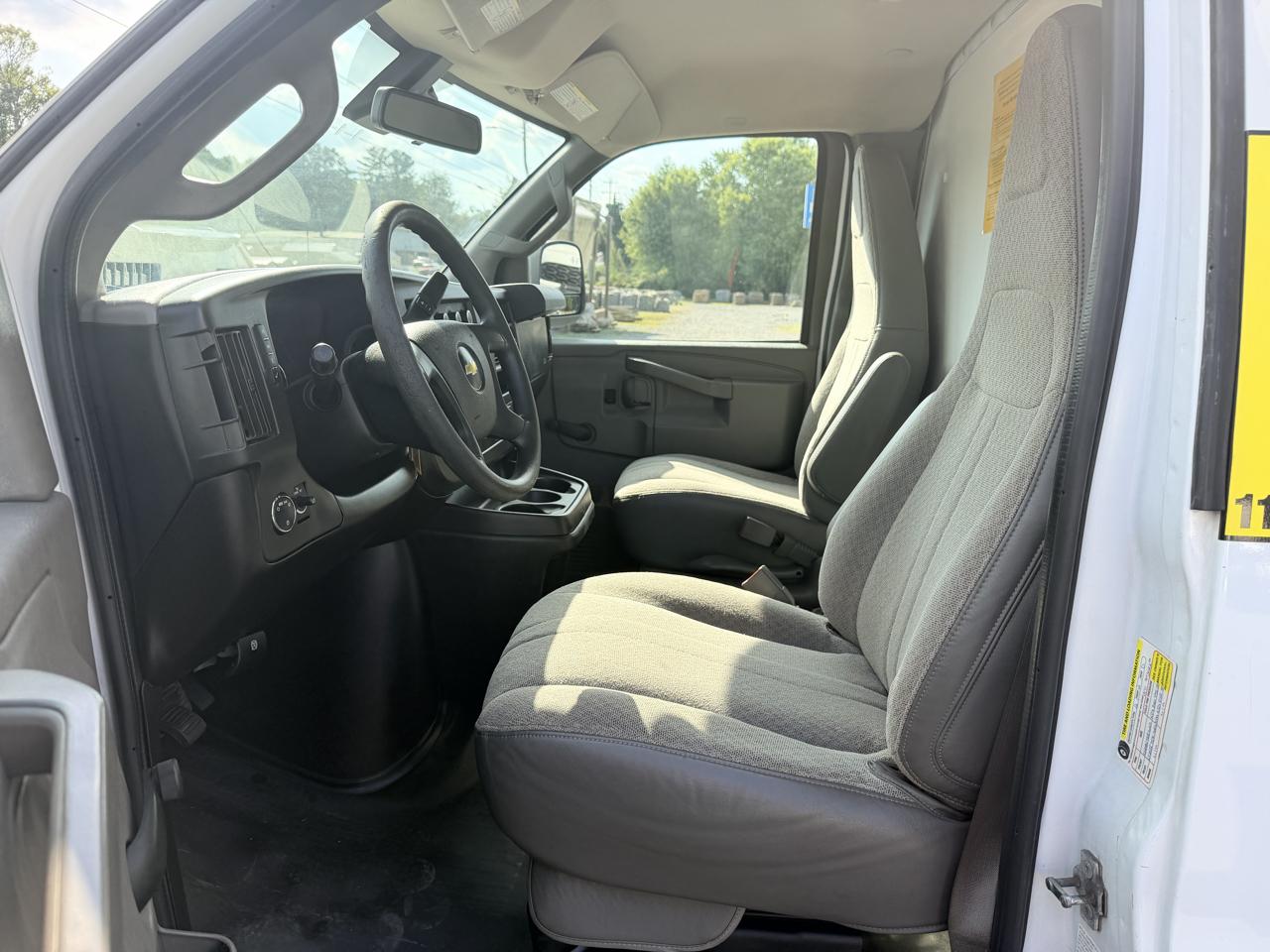 Chevrolet Express Commercial Cutaway 3500 Van 139" 2021