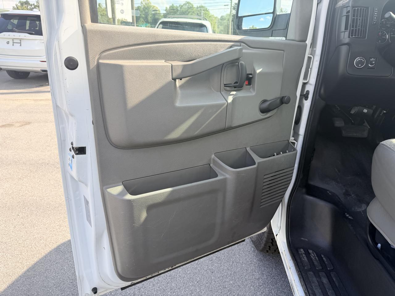 Chevrolet Express Commercial Cutaway 3500 Van 139" 2021