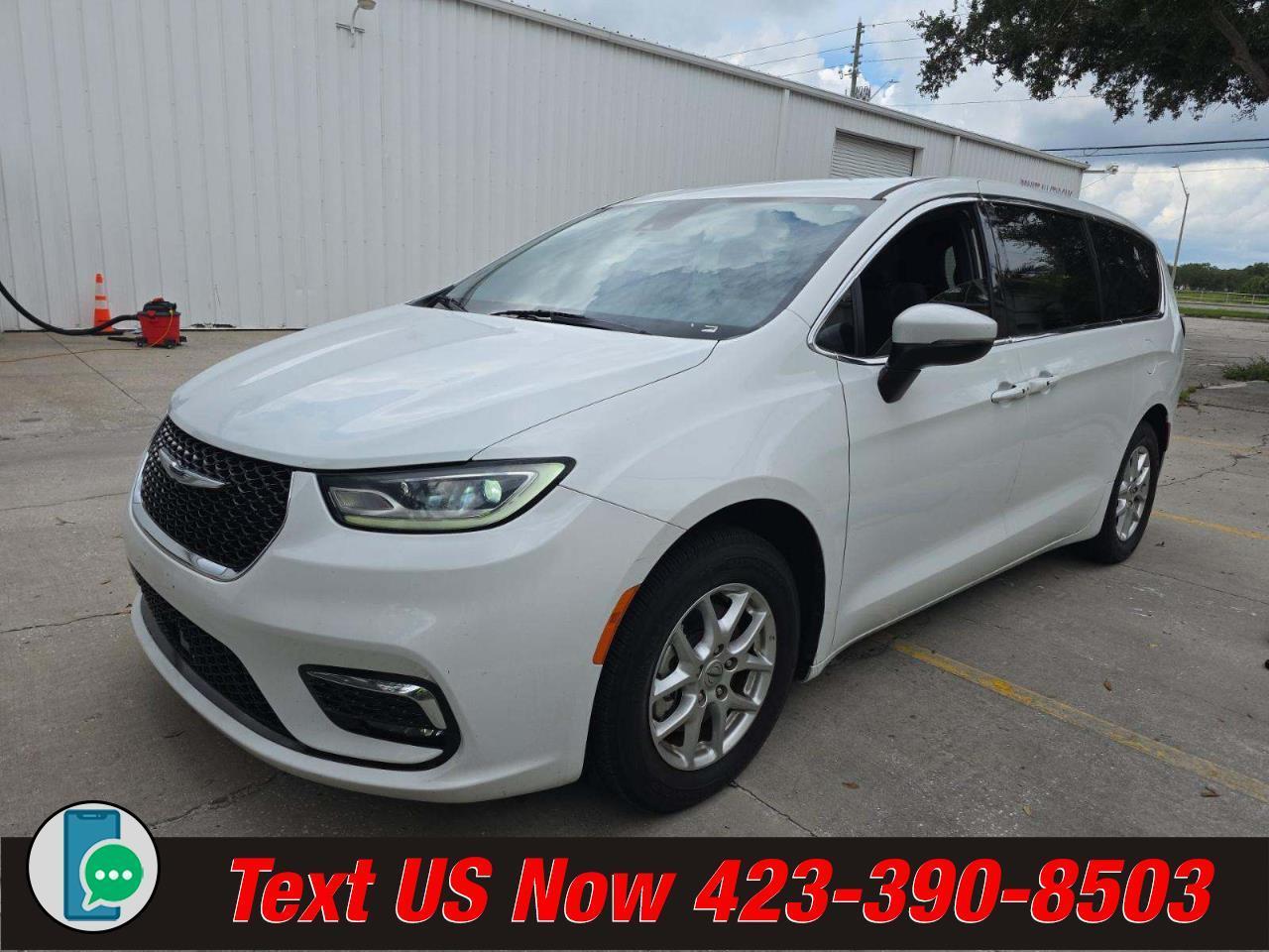 Chrysler Pacifica Touring FWD 2023