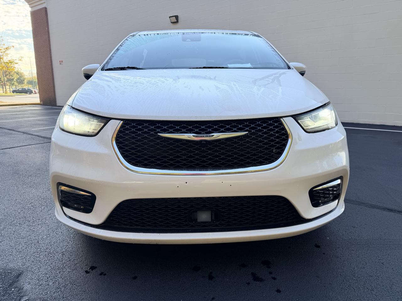 Chrysler Pacifica Touring FWD 2023