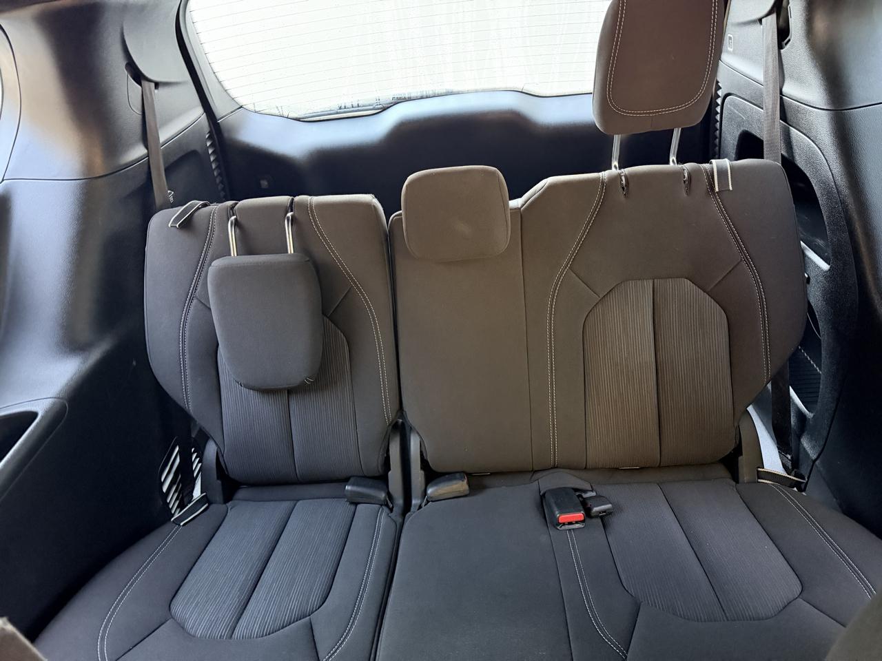 Chrysler Pacifica Touring FWD 2023