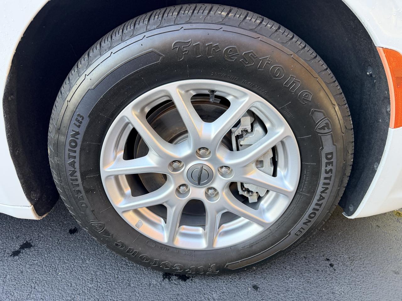 Chrysler Pacifica Touring FWD 2023