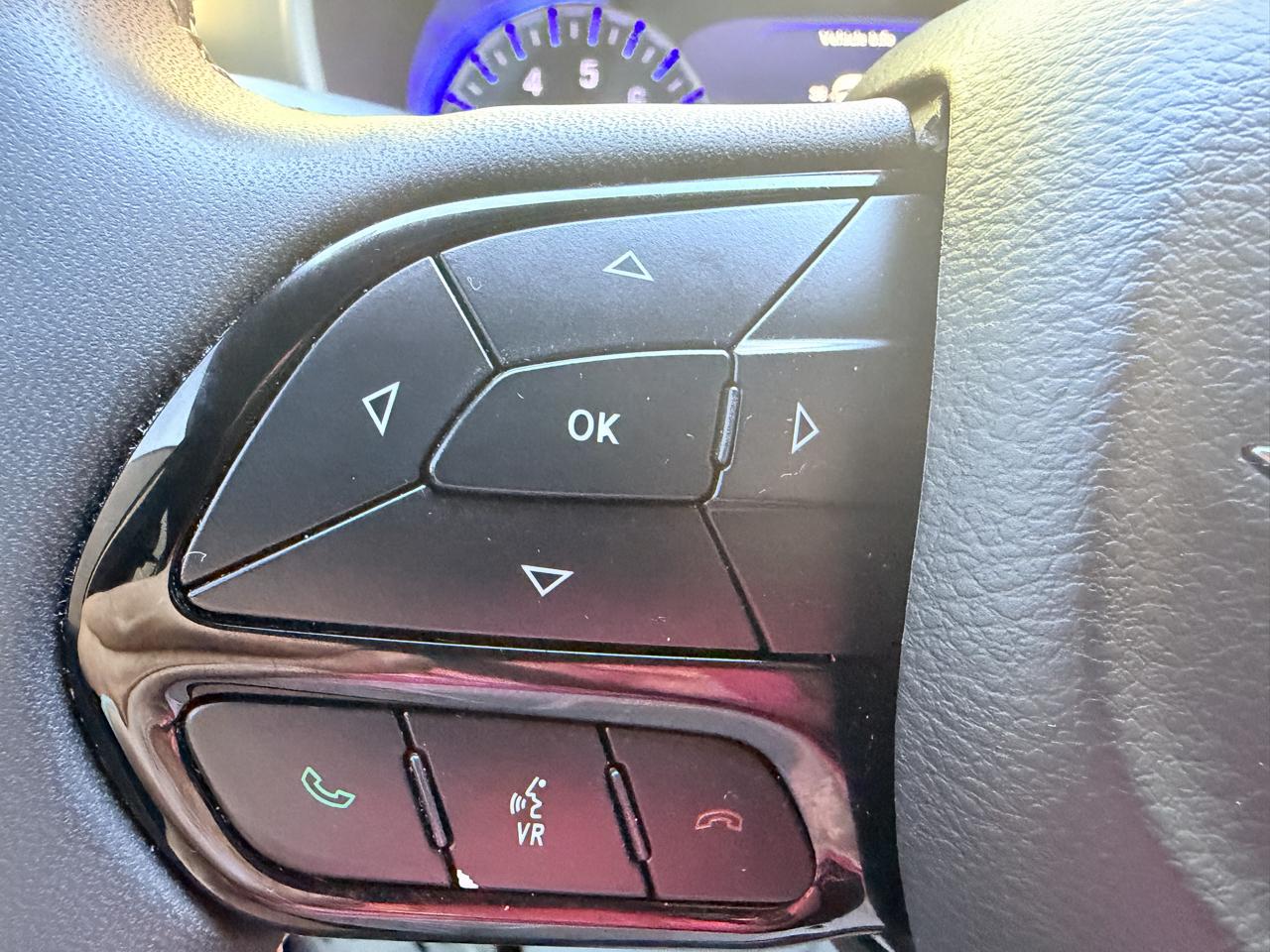 Chrysler Pacifica Touring FWD 2023