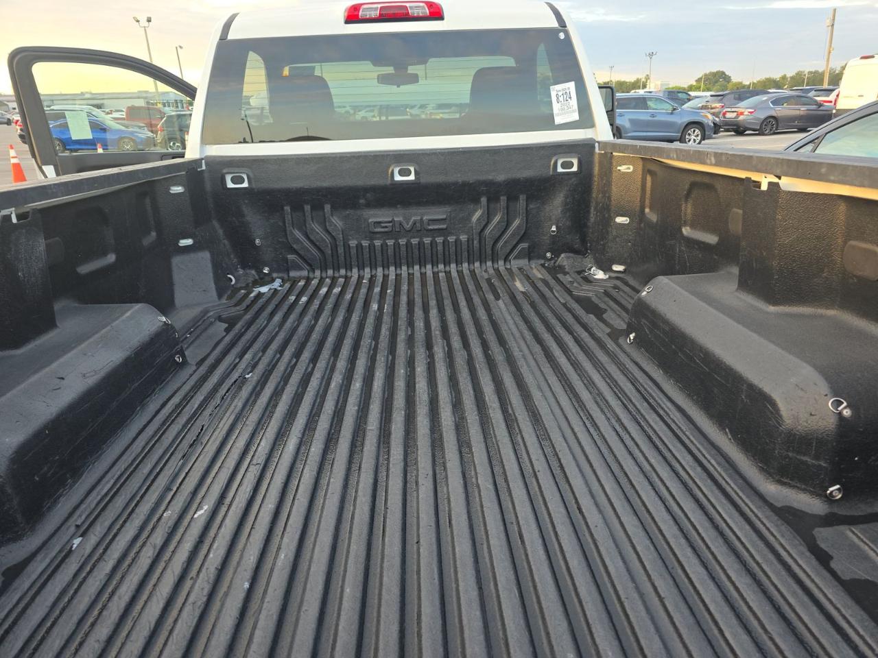 GMC Sierra 2500HD Pro Regular Cab 2WD 2022