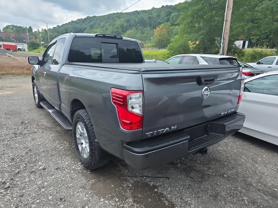 Nissan Titan 4x4 King Cab SV 2017