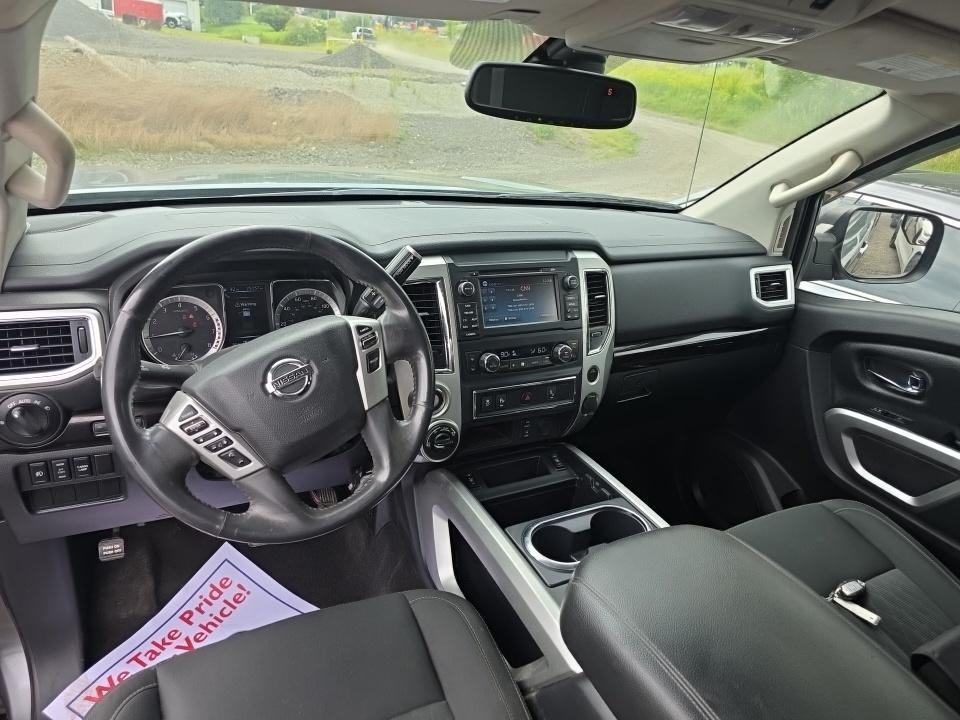 Nissan Titan 4x4 King Cab SV 2017