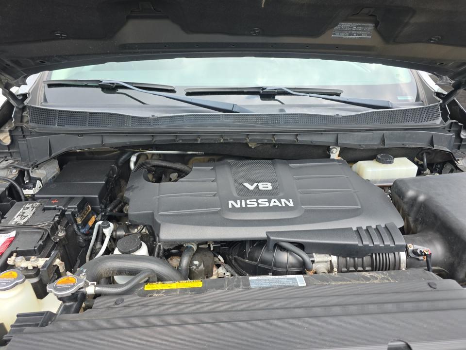 Nissan Titan 4x4 King Cab SV 2017