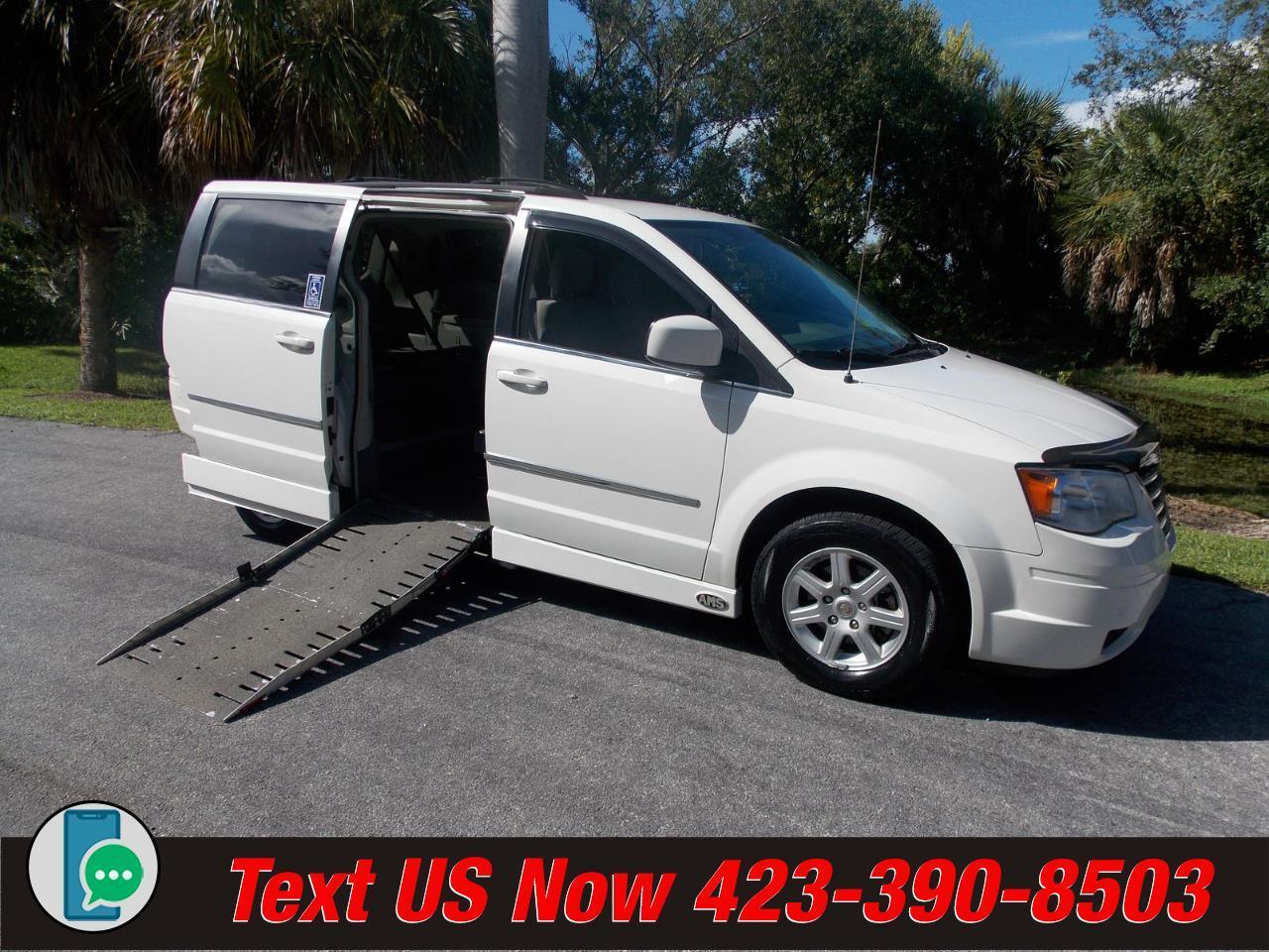 2010 Chrysler Town & Country 4dr Wgn Touring