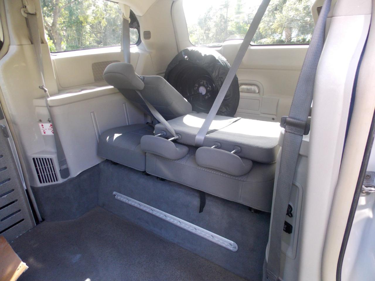 Chrysler Town & Country 4dr Wgn Touring 2010