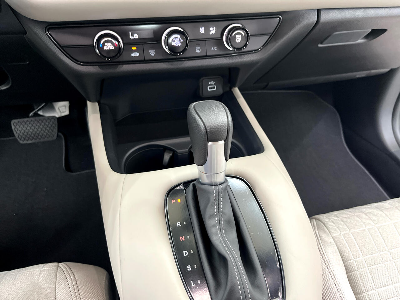 2025 Honda HR-V LX 2WD photo 16