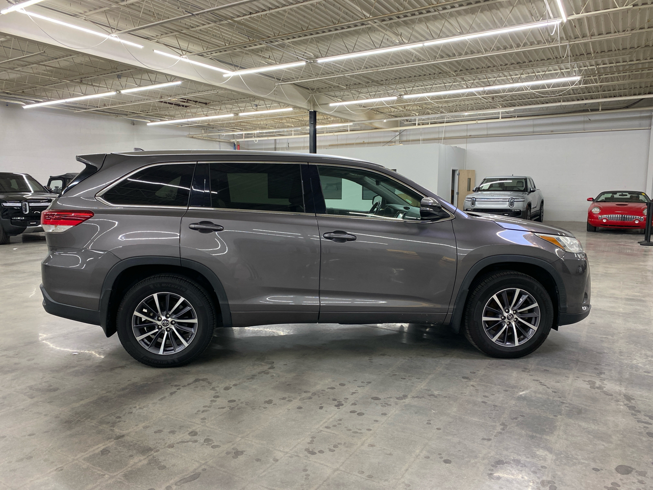 Toyota Highlander XLE V6 AWD (Natl) 2017