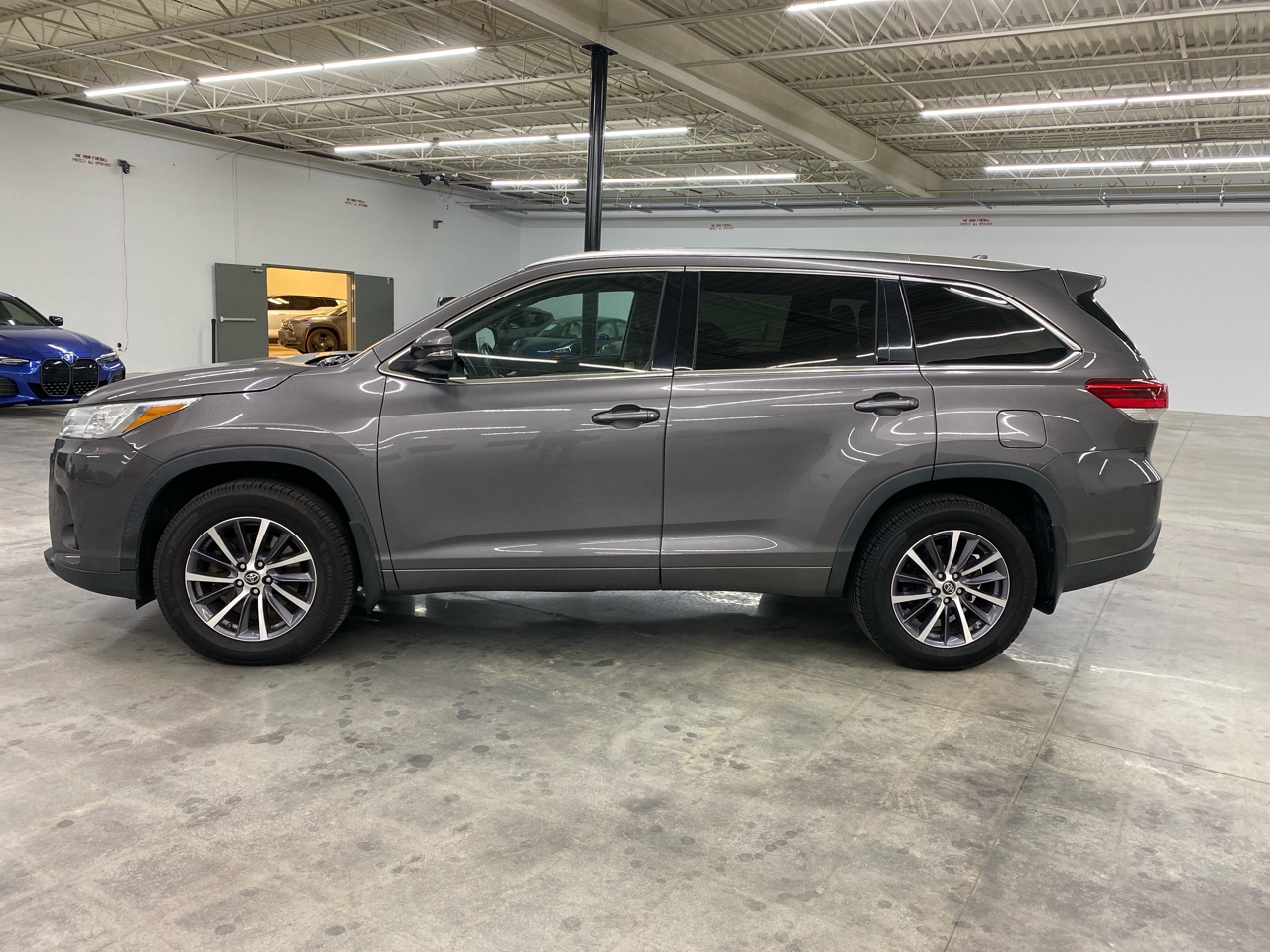 Toyota Highlander XLE V6 AWD (Natl) 2017