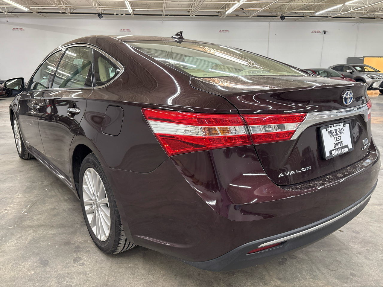 Toyota Avalon Hybrid 4dr Sdn XLE Touring (Natl) 2014