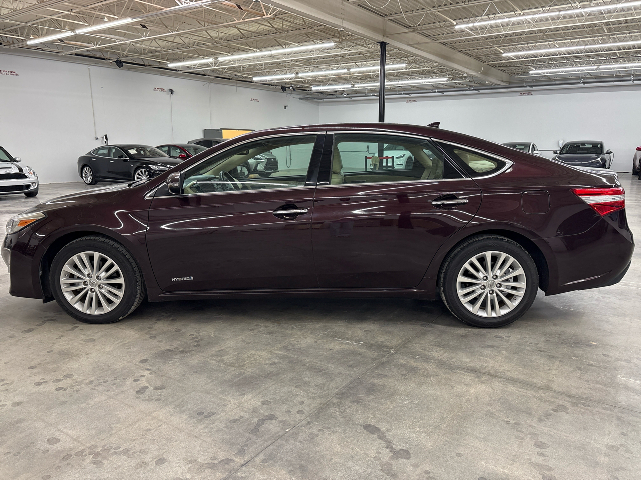 Toyota Avalon Hybrid 4dr Sdn XLE Touring (Natl) 2014