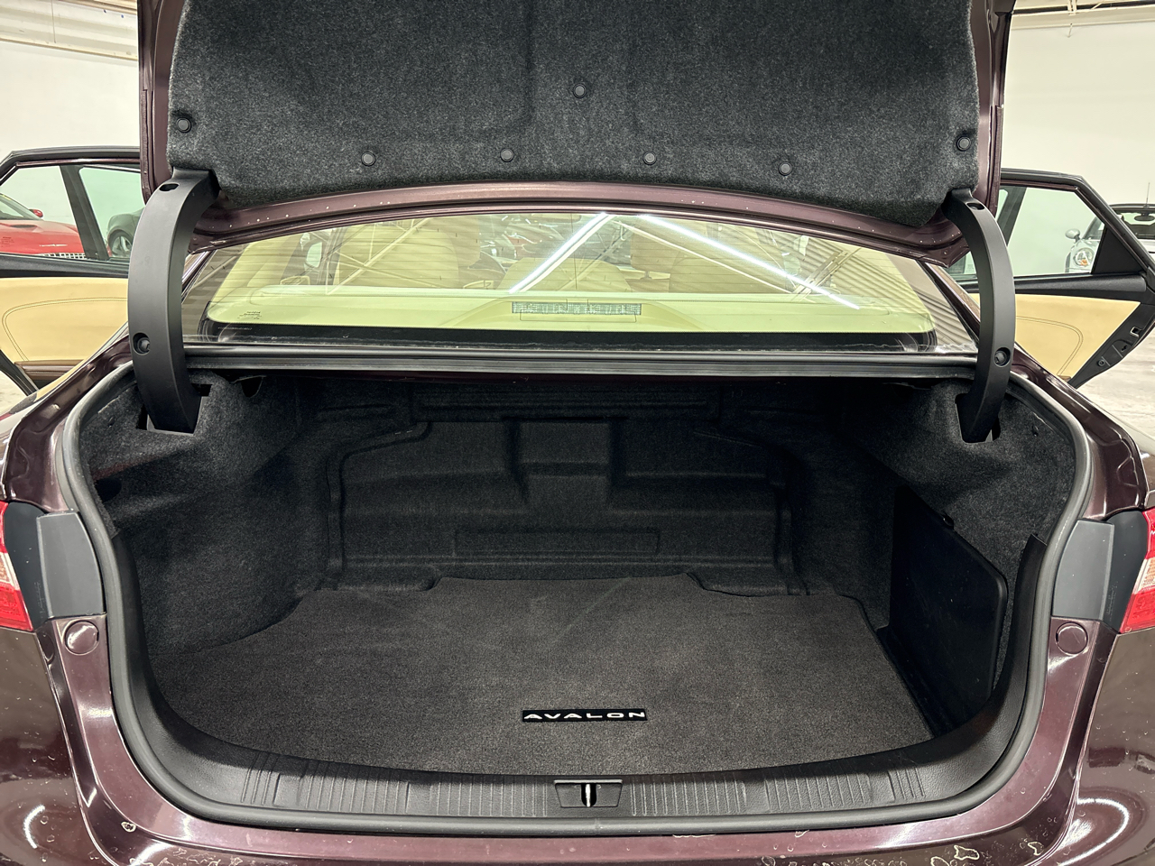 Toyota Avalon Hybrid 4dr Sdn XLE Touring (Natl) 2014