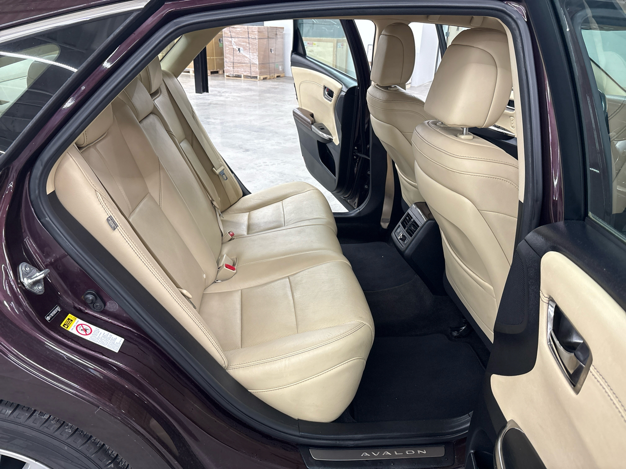 Toyota Avalon Hybrid 4dr Sdn XLE Touring (Natl) 2014