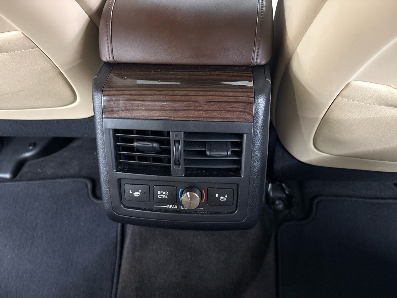 Toyota Avalon Hybrid 4dr Sdn XLE Touring (Natl) 2014