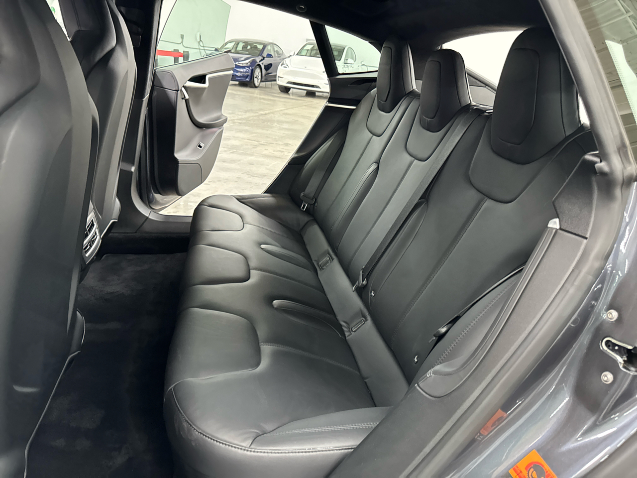 2016 Tesla Model S 90D photo 26