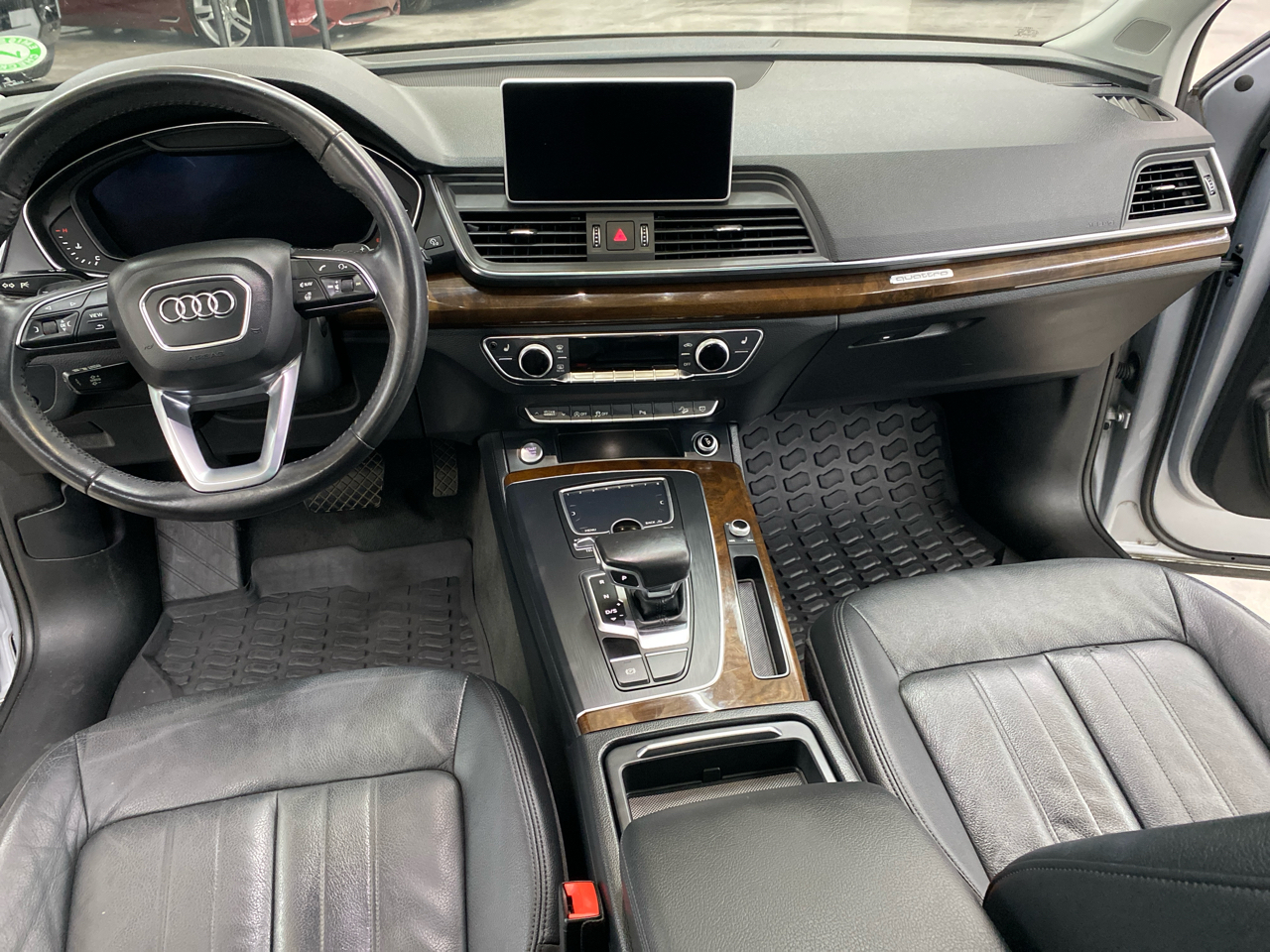 Audi Q5 2.0 TFSI Tech Premium Plus 2018 Audi Q5 2.0 TFSI Tech Premium Plus 2018