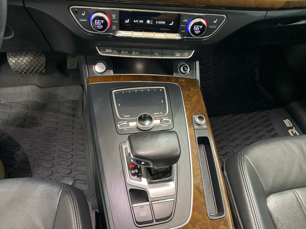Audi Q5 2.0 TFSI Tech Premium Plus 2018 Audi Q5 2.0 TFSI Tech Premium Plus 2018