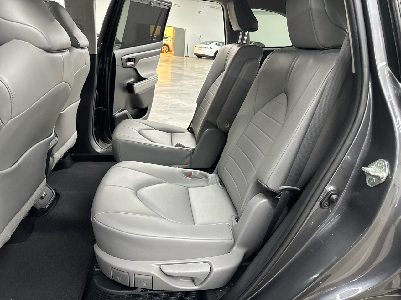 2023 Toyota Highlander Limited Platinum XLE XSE photo 24