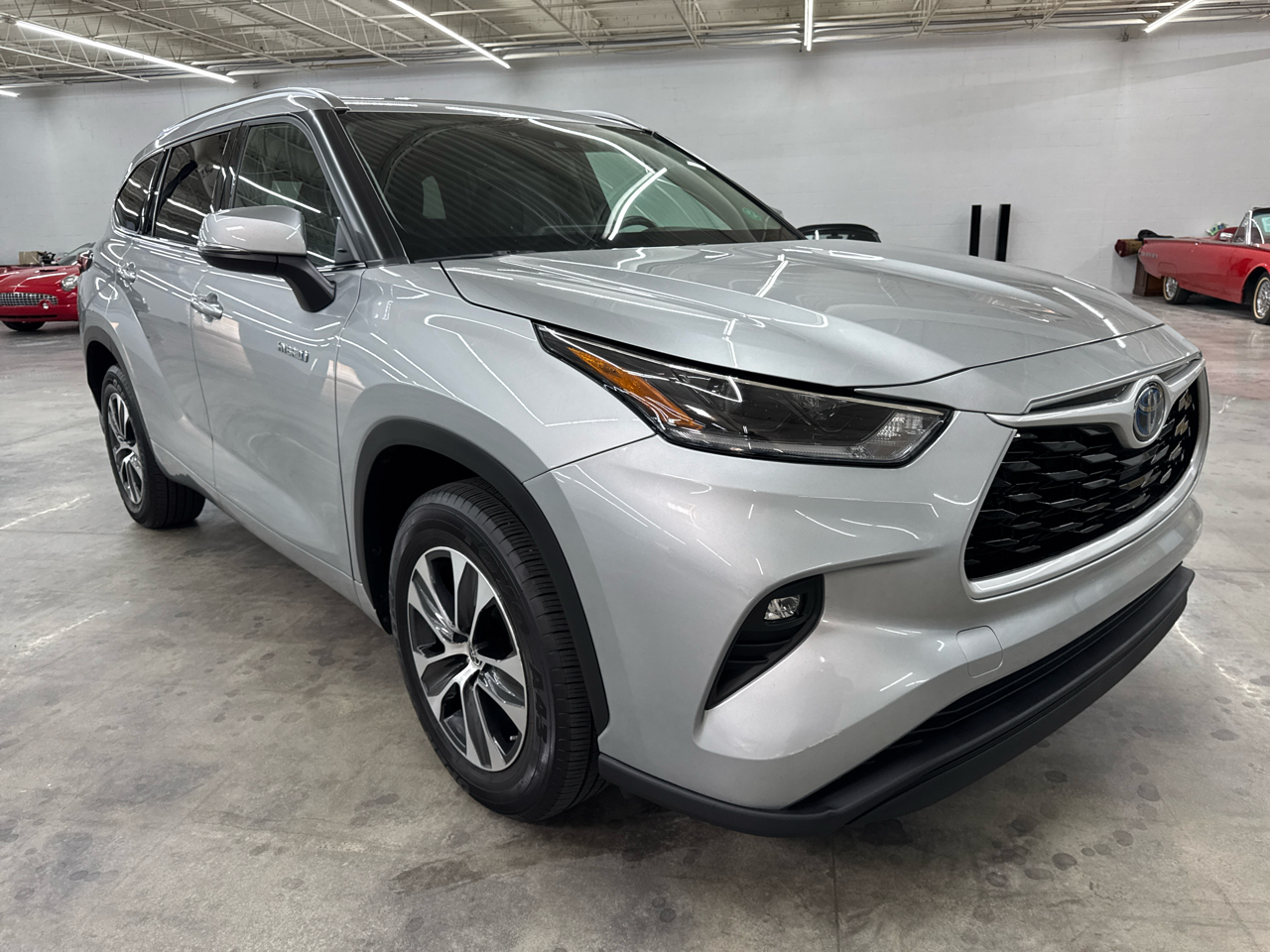 2021 Toyota Highlander Hybrid XLE photo 4