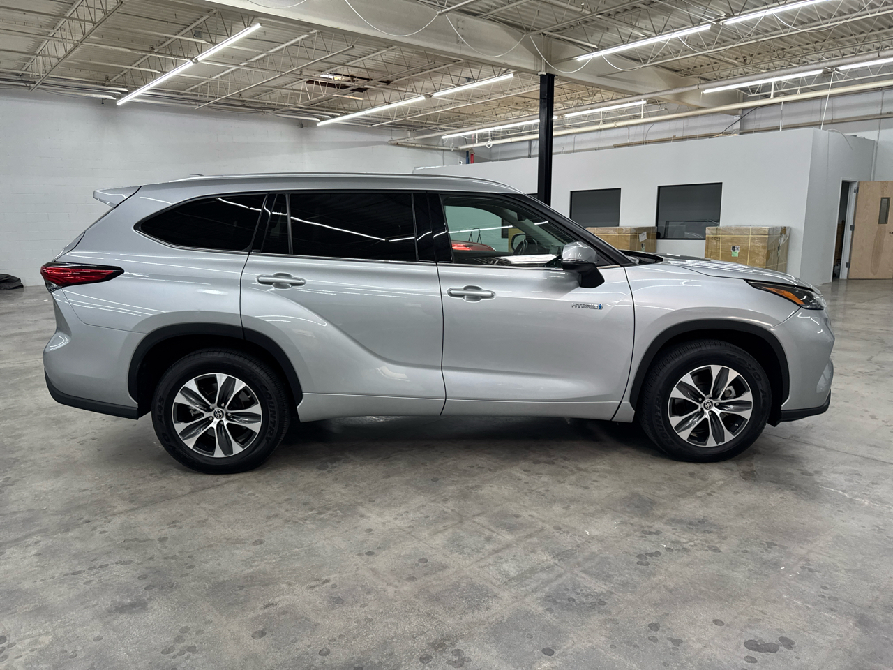 2021 Toyota Highlander Hybrid XLE photo 6