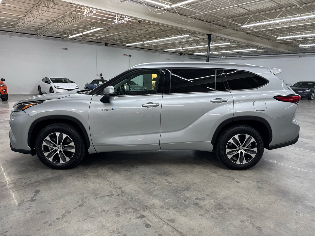 2021 Toyota Highlander Hybrid XLE photo 12