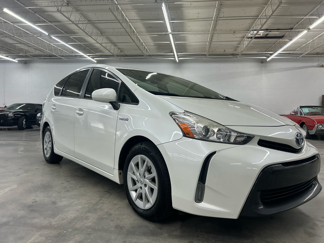 2015 Toyota Prius V Three photo 4