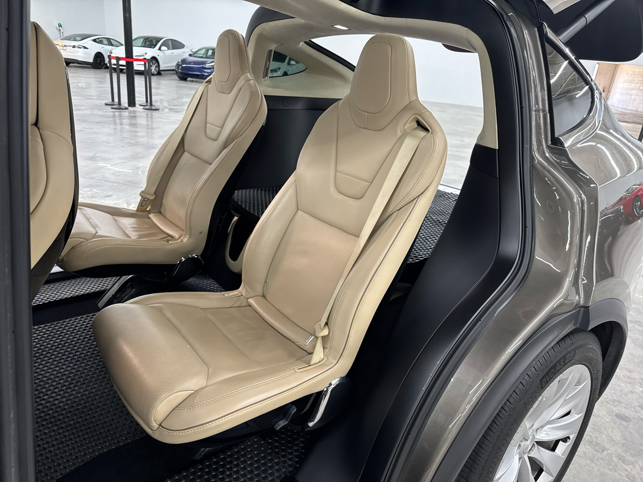 2016 Tesla Model X 90D photo 24