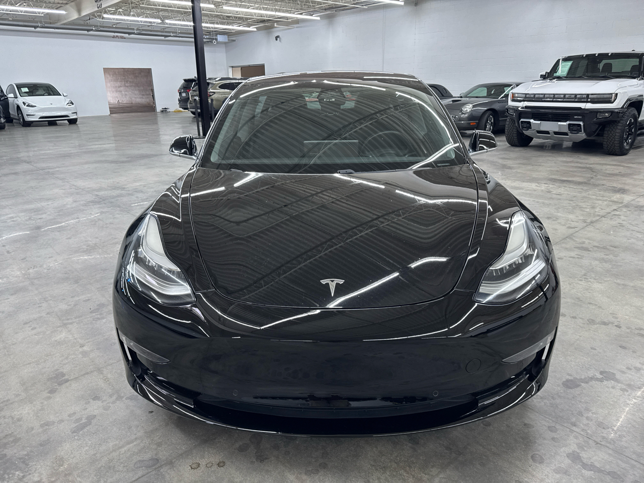 2019 Tesla Model 3 Standard Range Plus photo 3