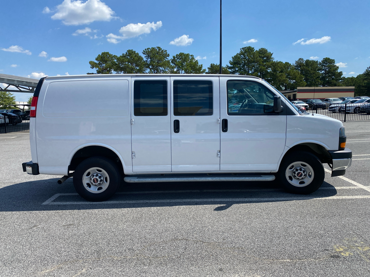 2023 Gmc Savana 2500 Cargo photo 3