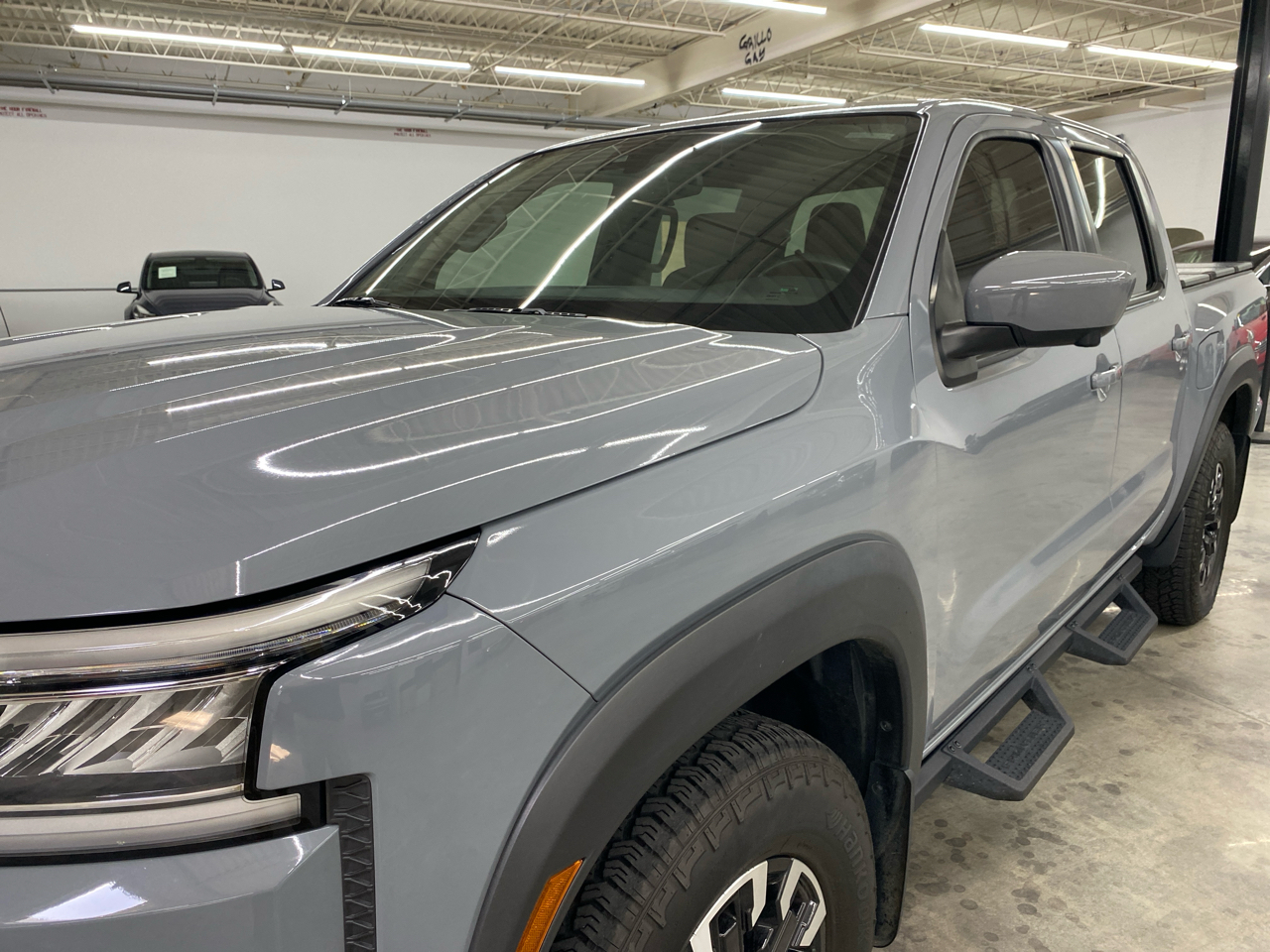 2023 Nissan Frontier PRO-4X photo 2