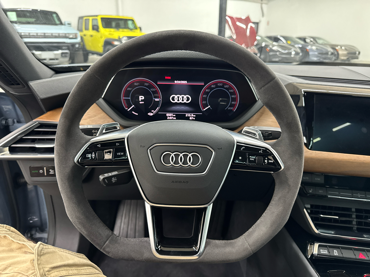 2022 Audi e-tron GT Premium Plus photo 13